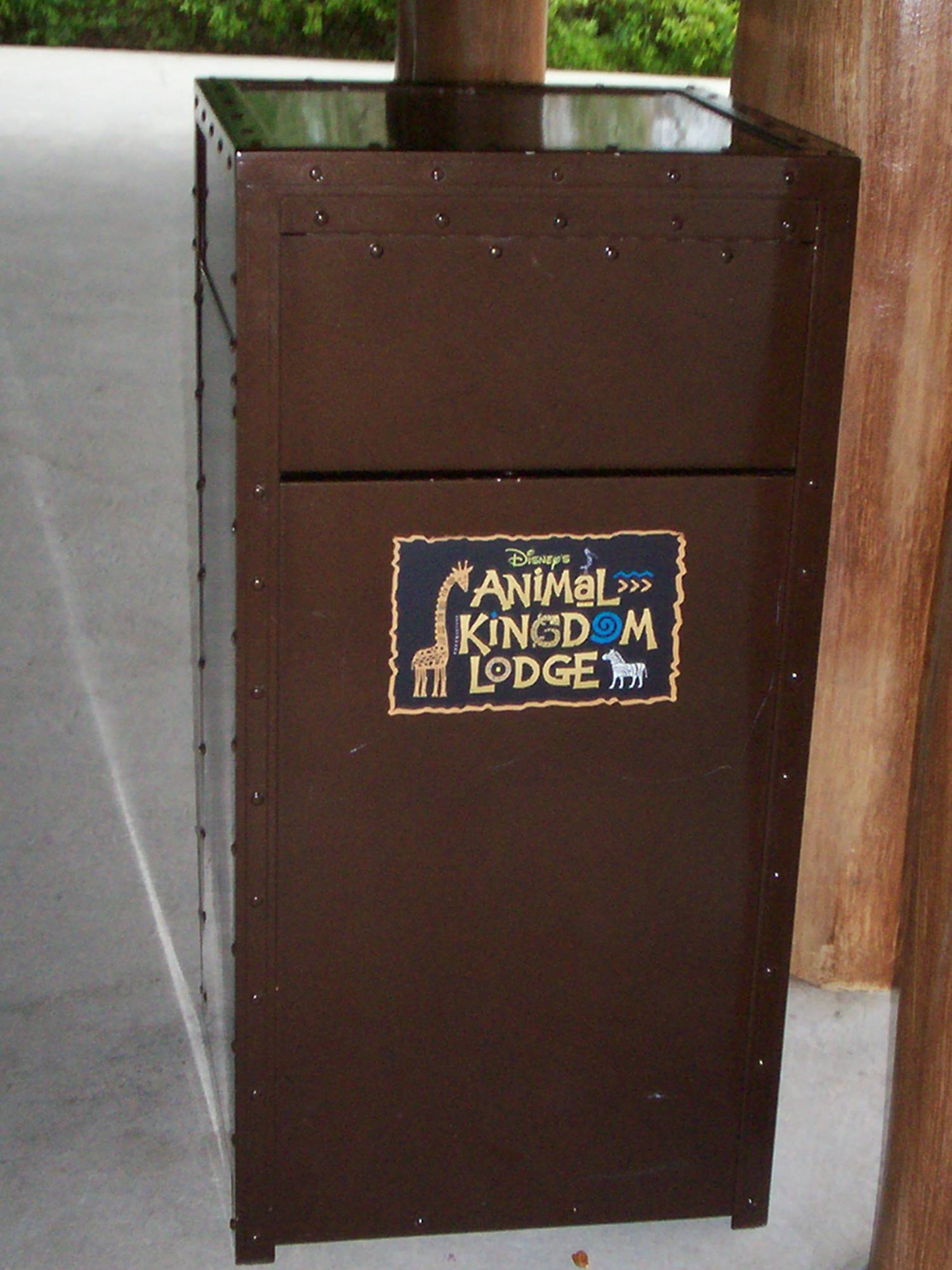 Animal Kingdom Lodge - trash can