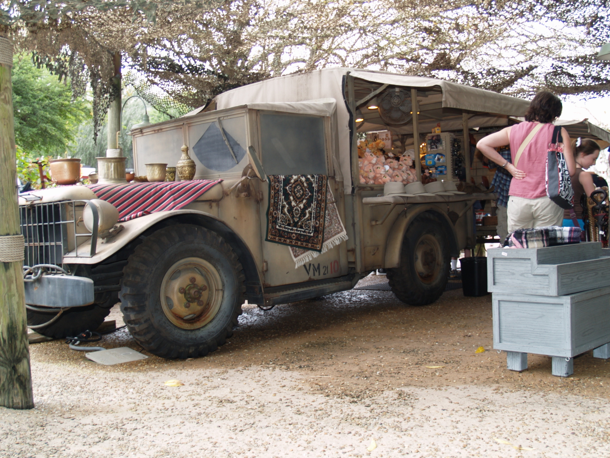 Hollywood Studios - Indiana Jones Souvenir Stand