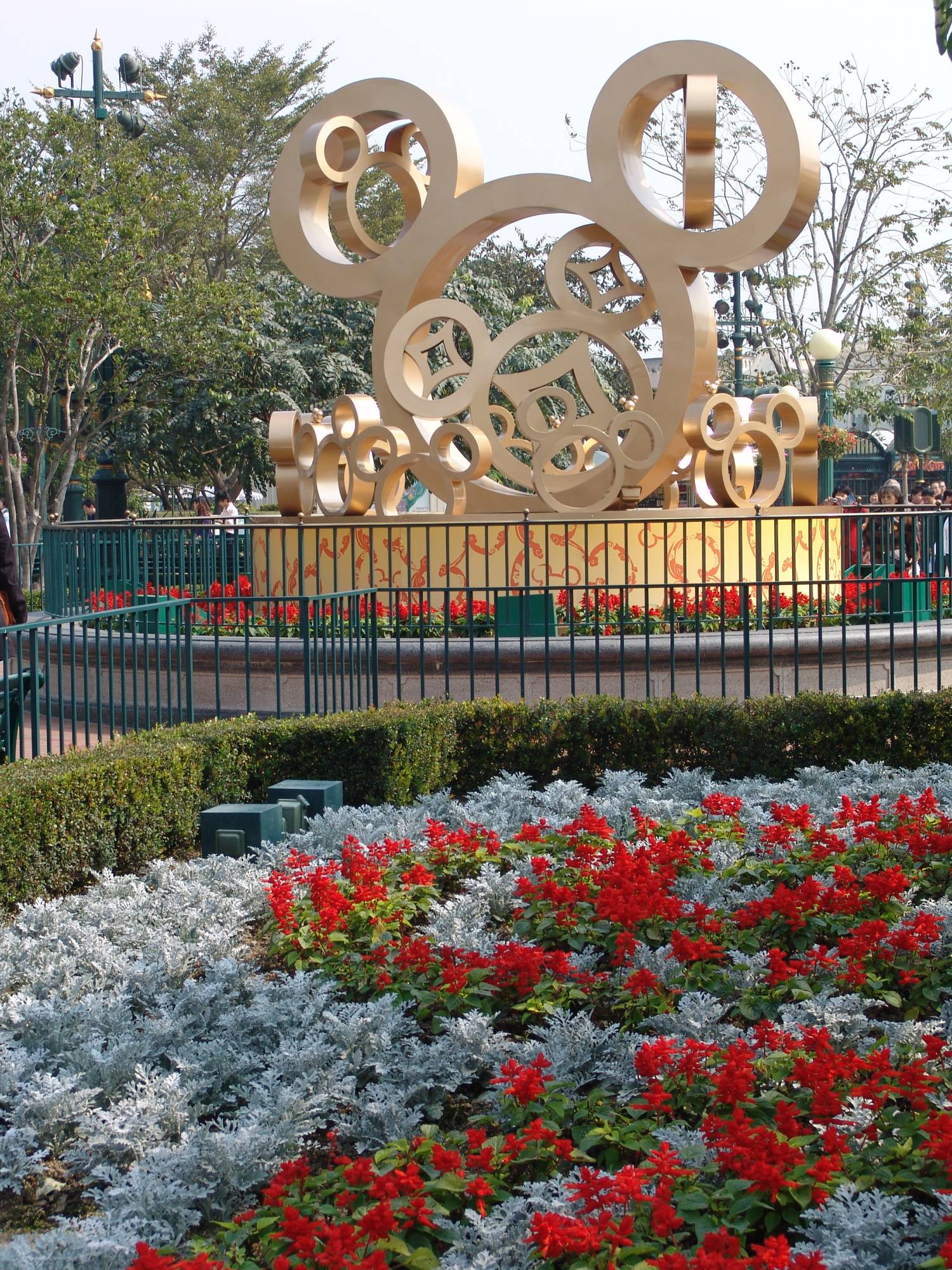 Hong Kong Disneyland - Chinese New Year decorations