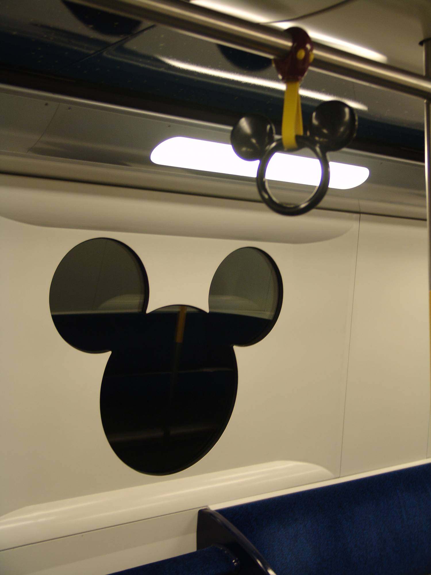 Hong Kong Disneyland - train service