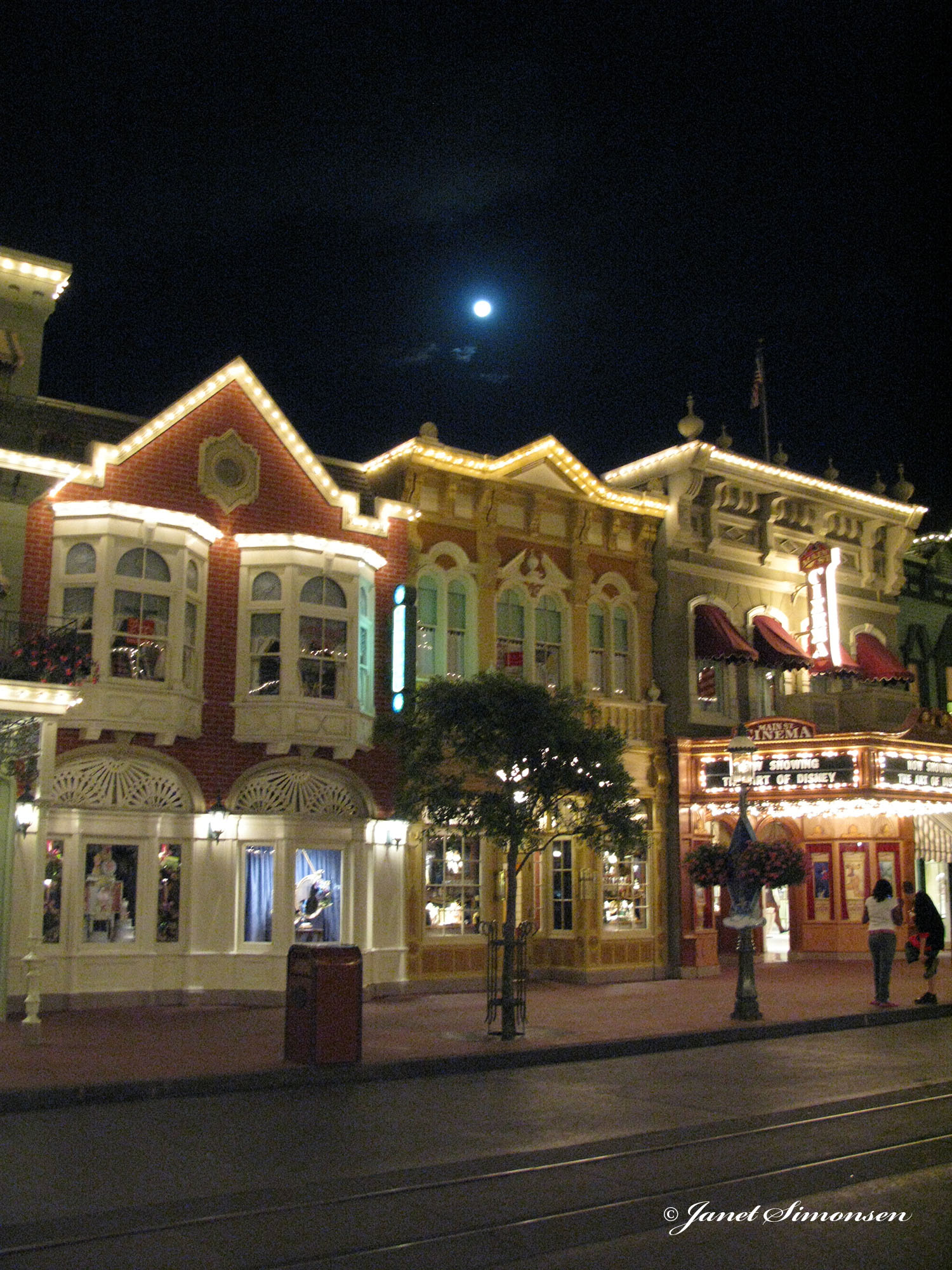 Magic Kingdom - Store front