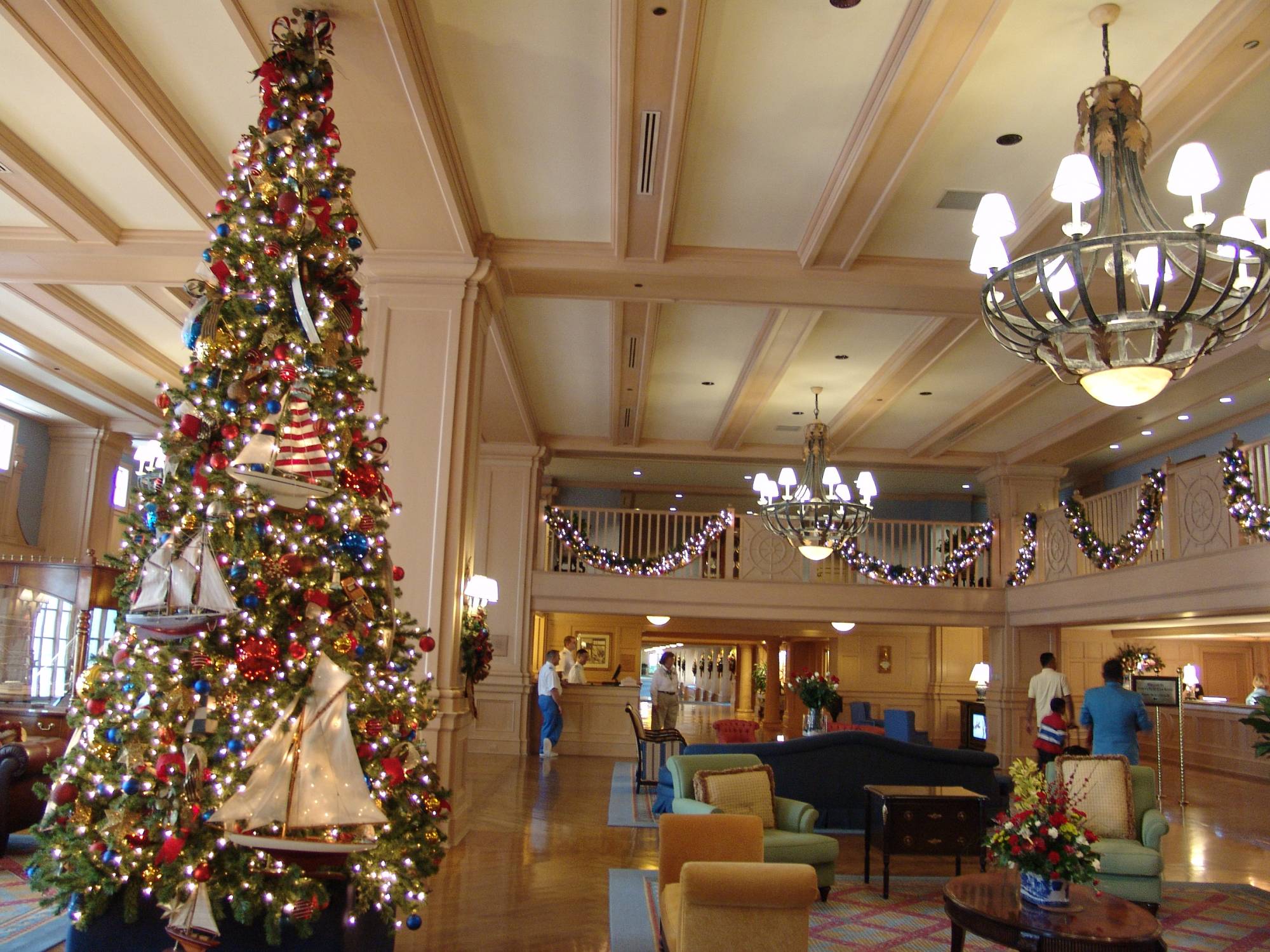 Yacht Club - lobby at Christmas time