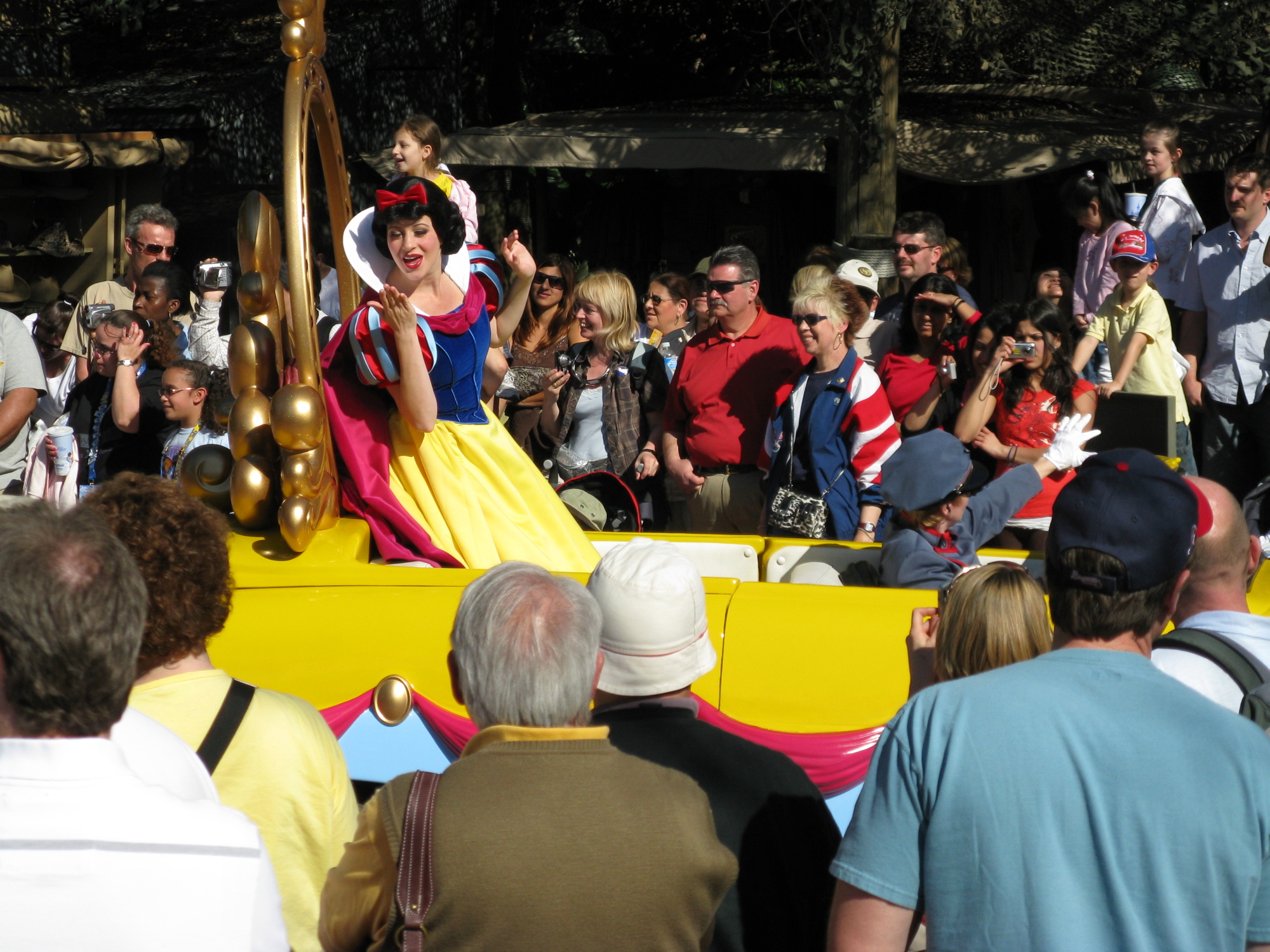 Disney's Stars and Motor Cars Parade - Snow White