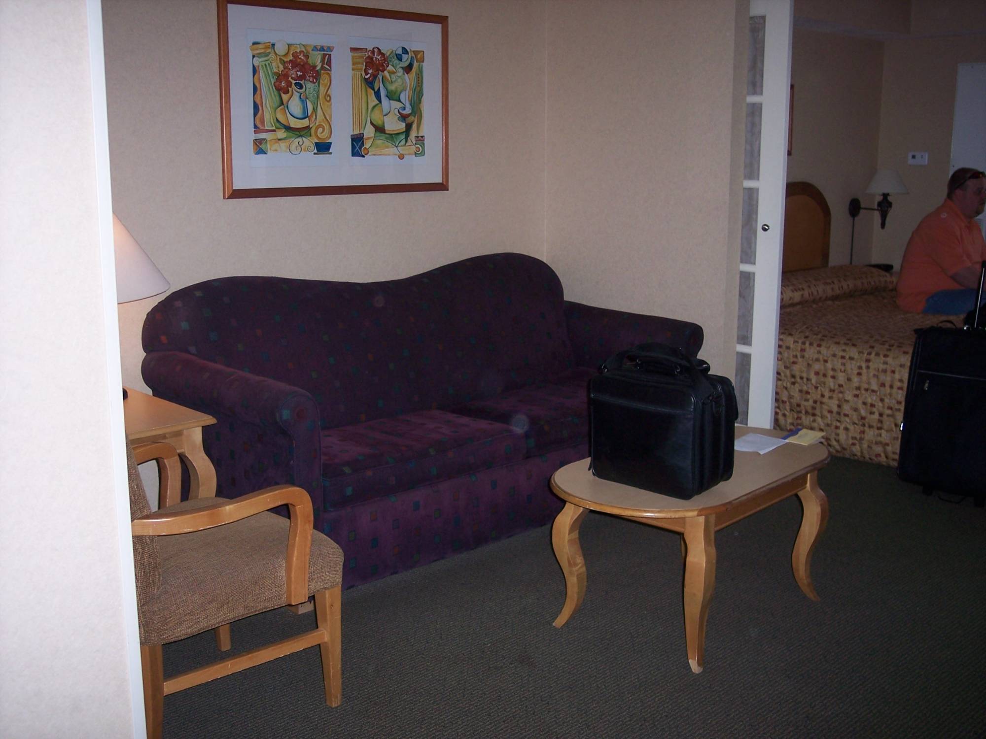 Portofino Inn and Suites: Suite: Living Room Area