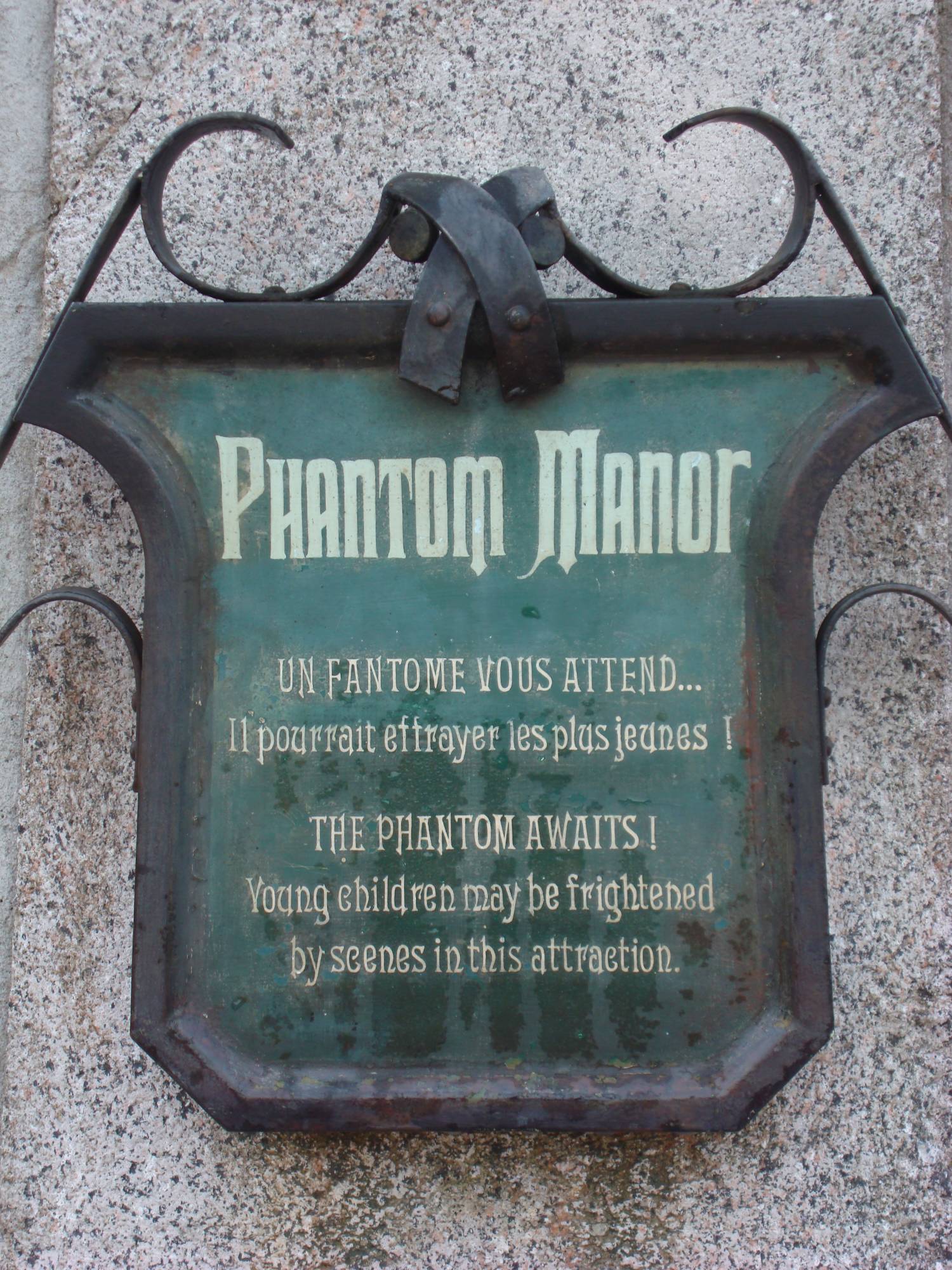 Disneyland Paris - Phantom Manor entrance sign