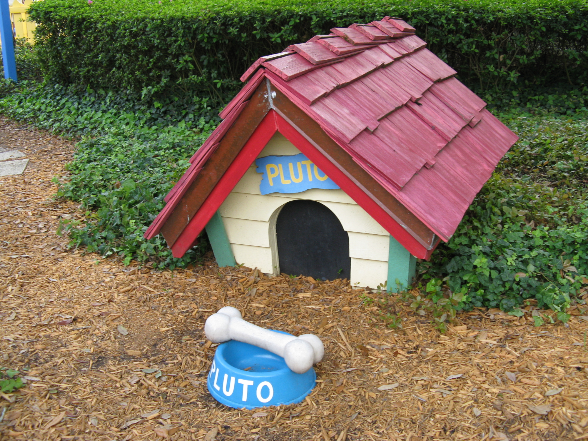 Magic Kingdom - Pluto's Dog House