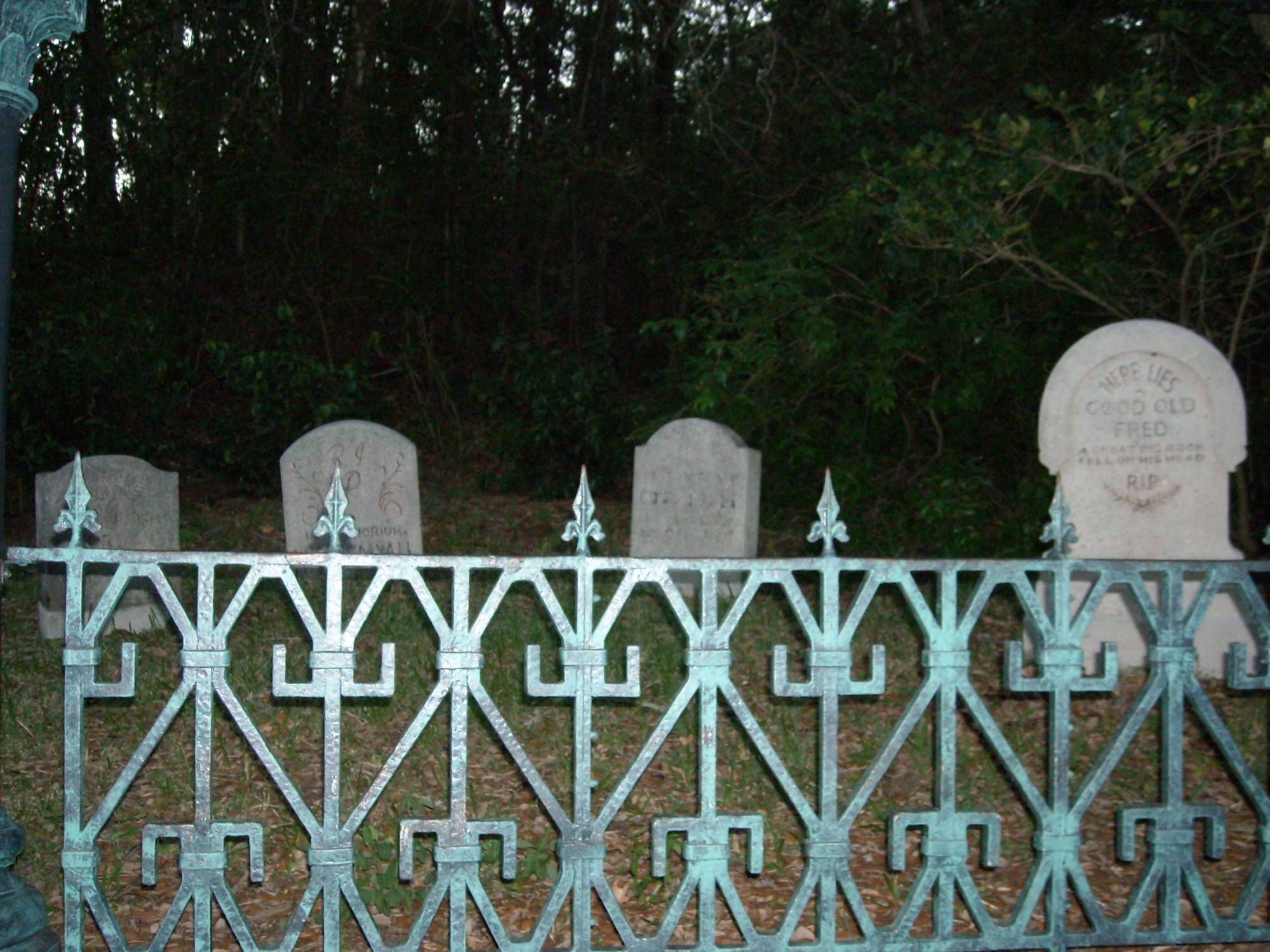 Magic Kingdom - Liberty Square - Haunted Mansion