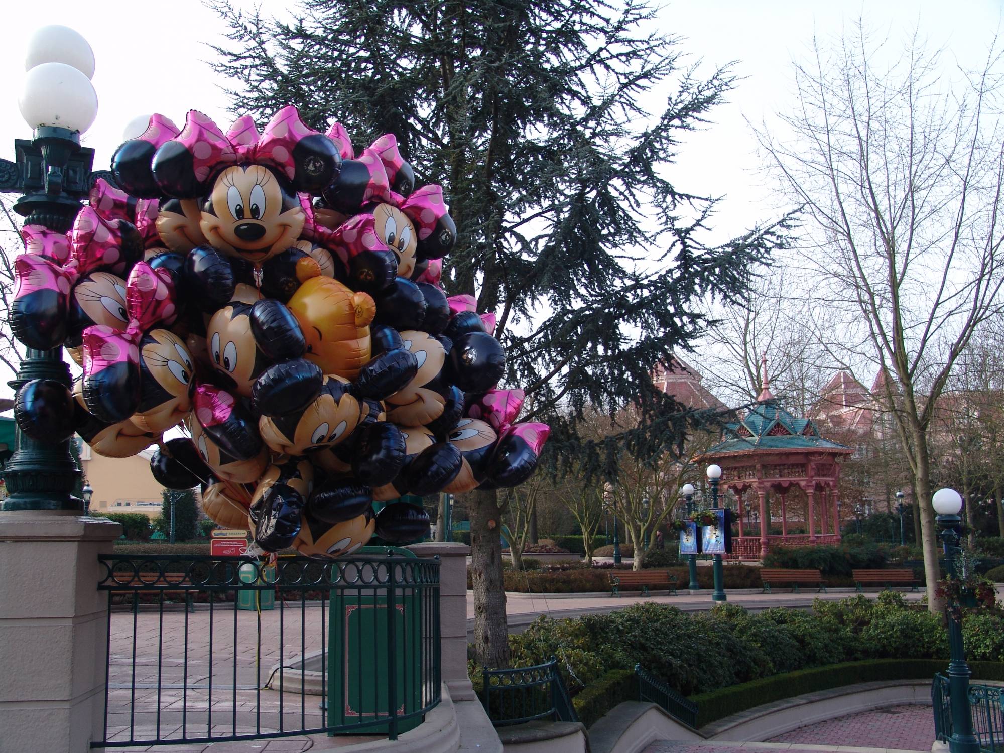 Disneyland Paris - balloons in entrance plaza