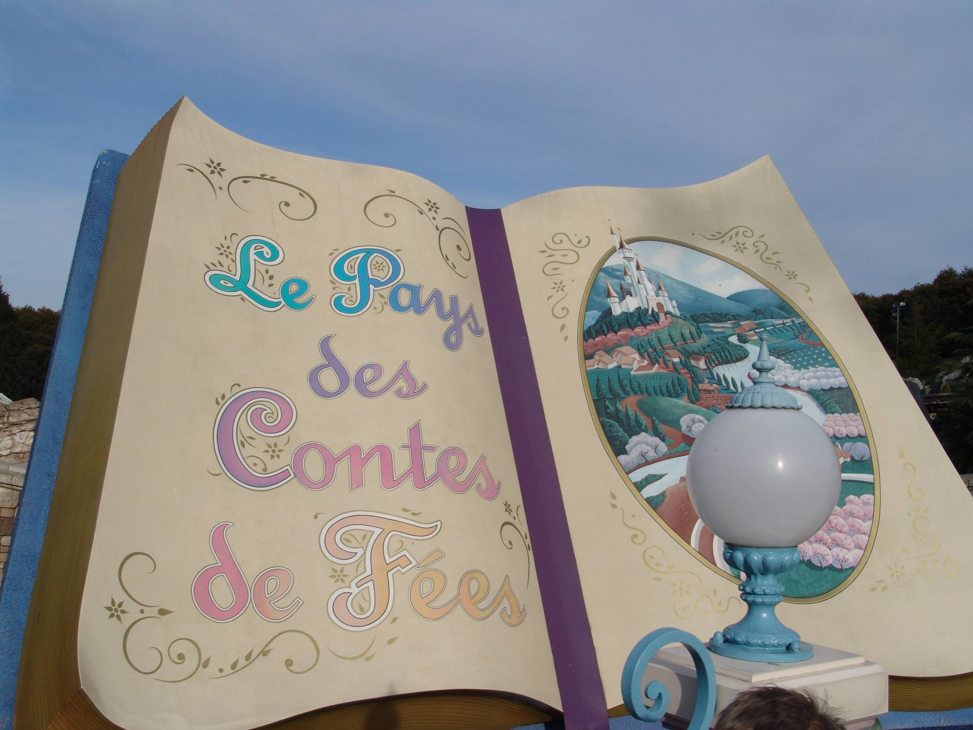 Disneyland Paris - Le Pays des Contes de Fees