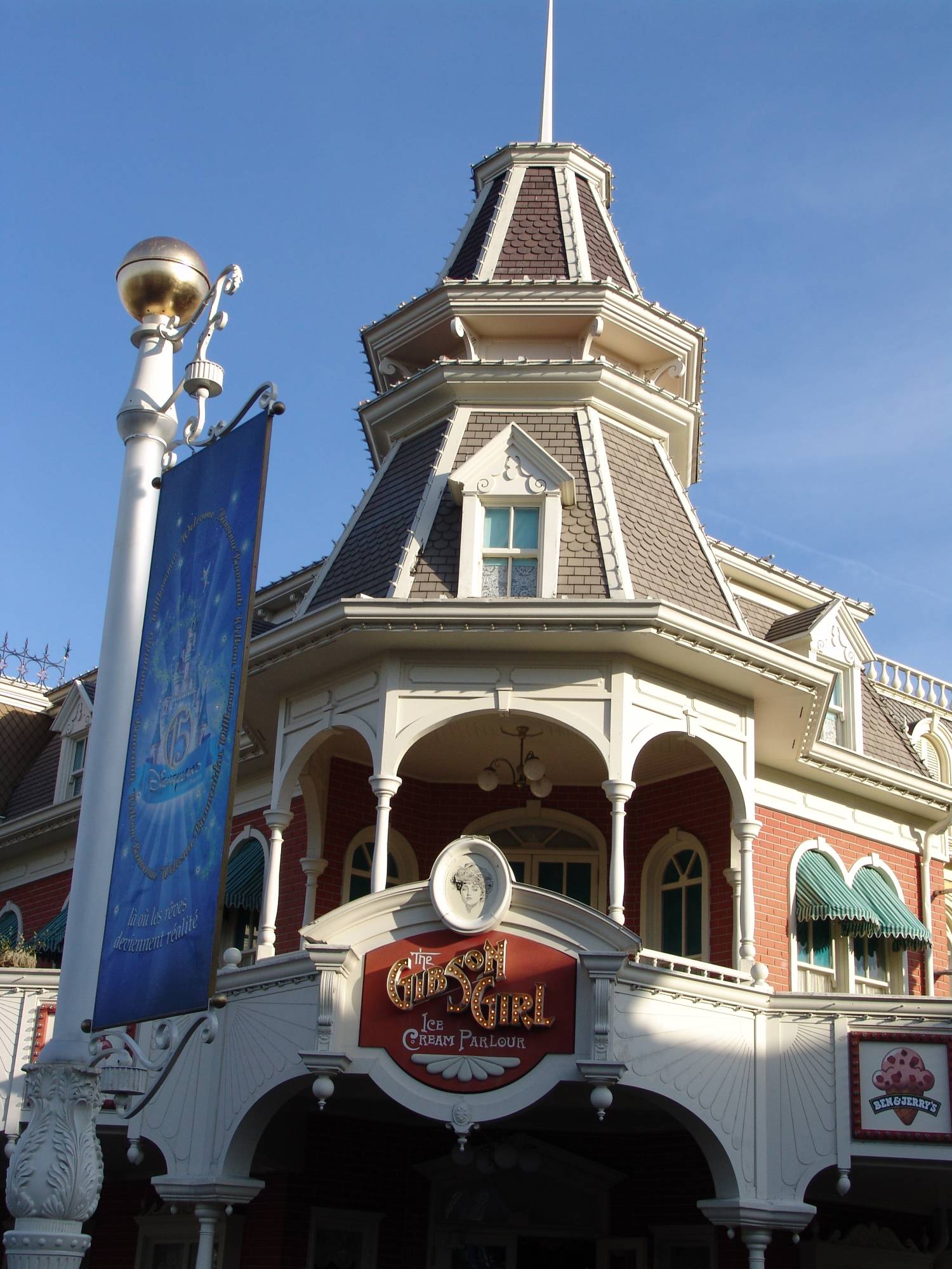 Disneyland Paris - Gibson Girl Ice Cream Parlour