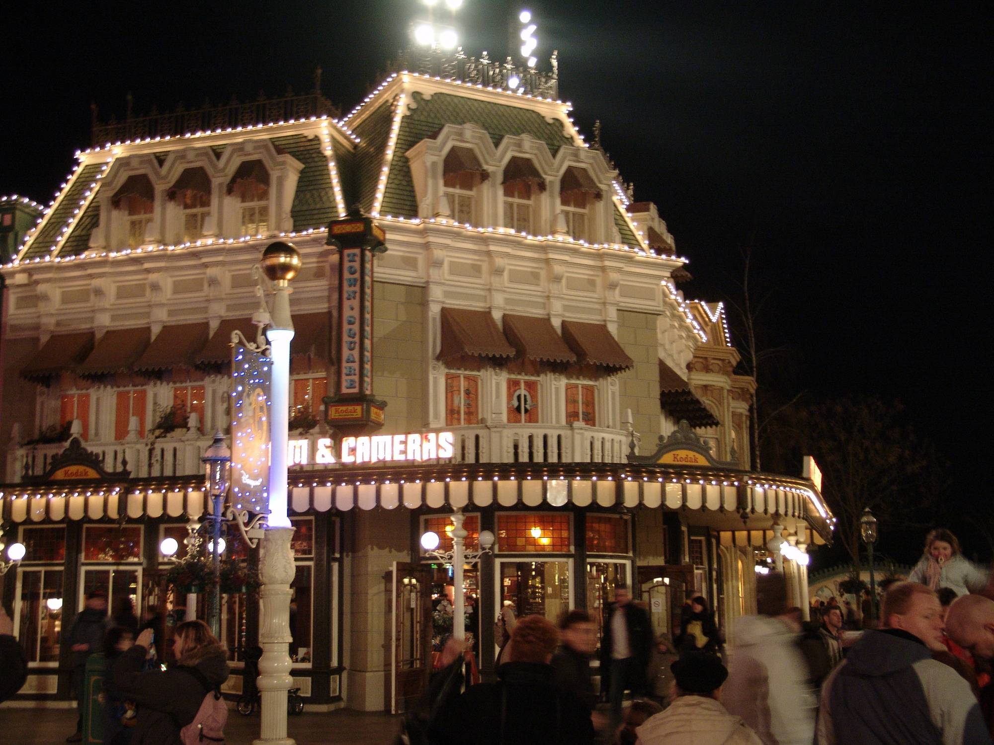 Disneyland Paris - Main Street at night