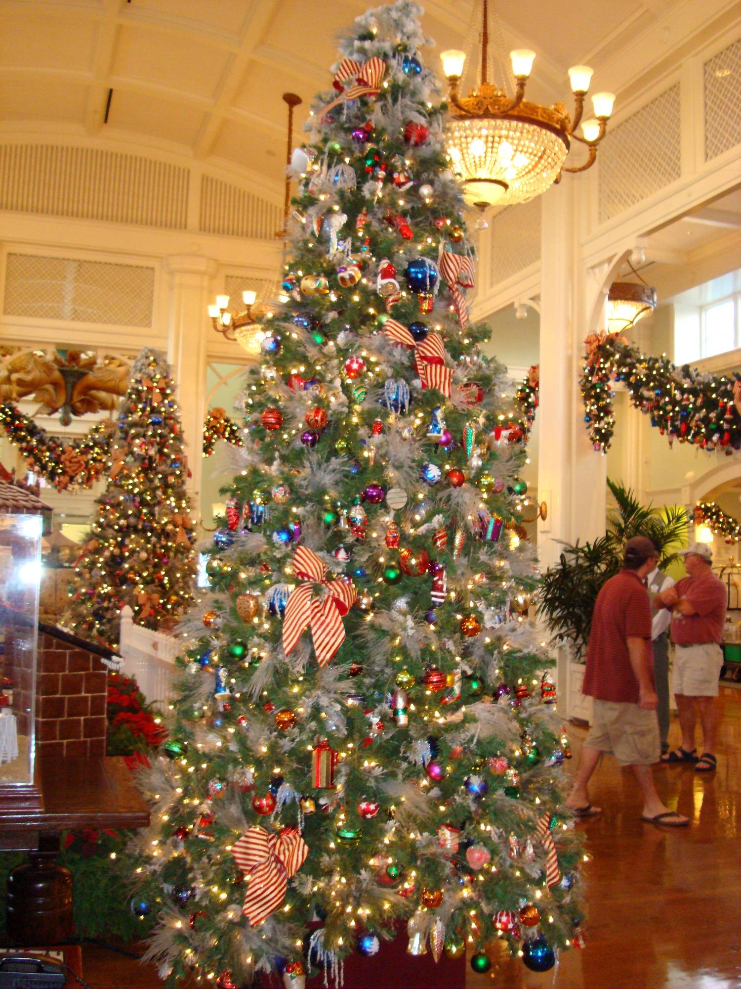 BoardWalk lobby - at Christmas