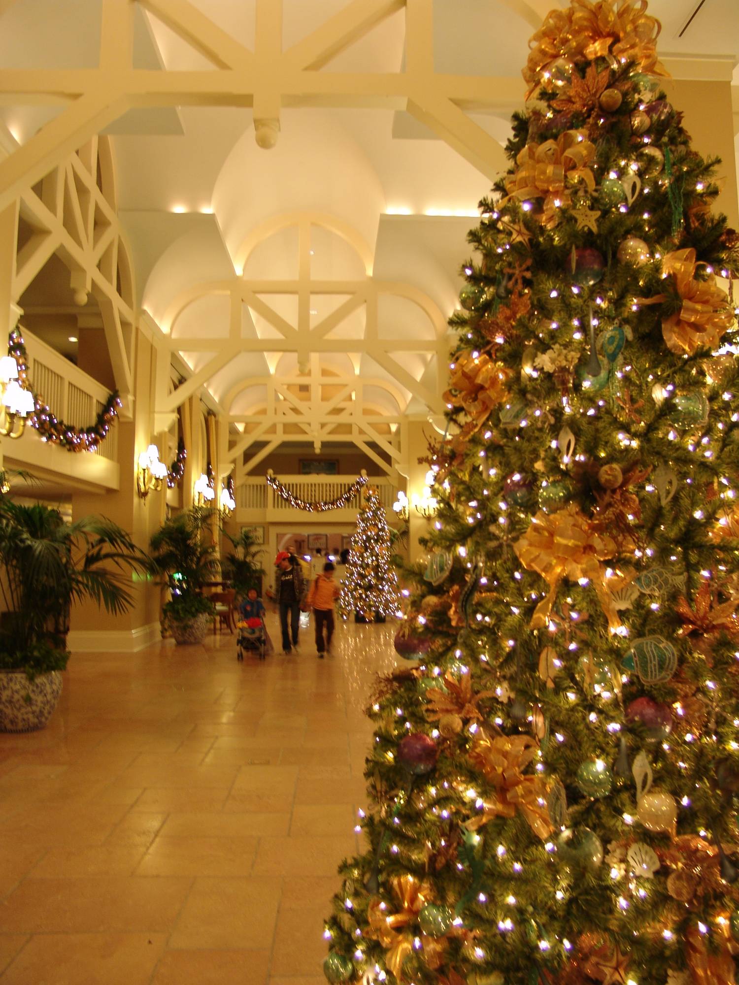 Beach Club - lobby at Christmas