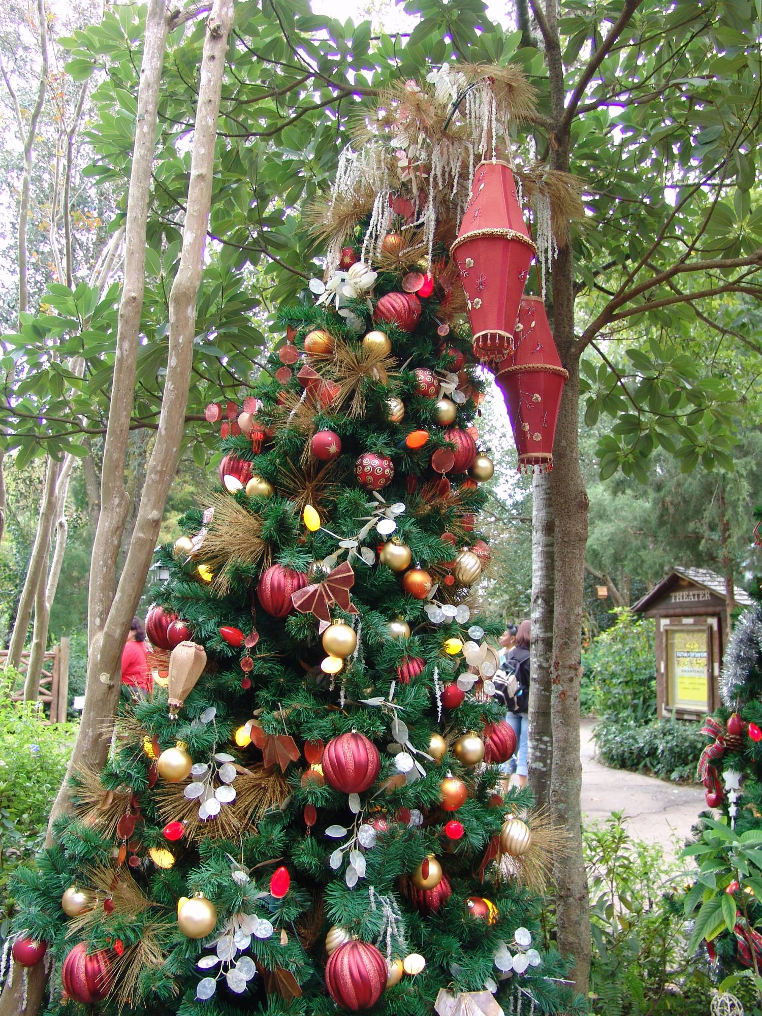 Animal Kingdom - Camp Minnie Mickey Christmas trees