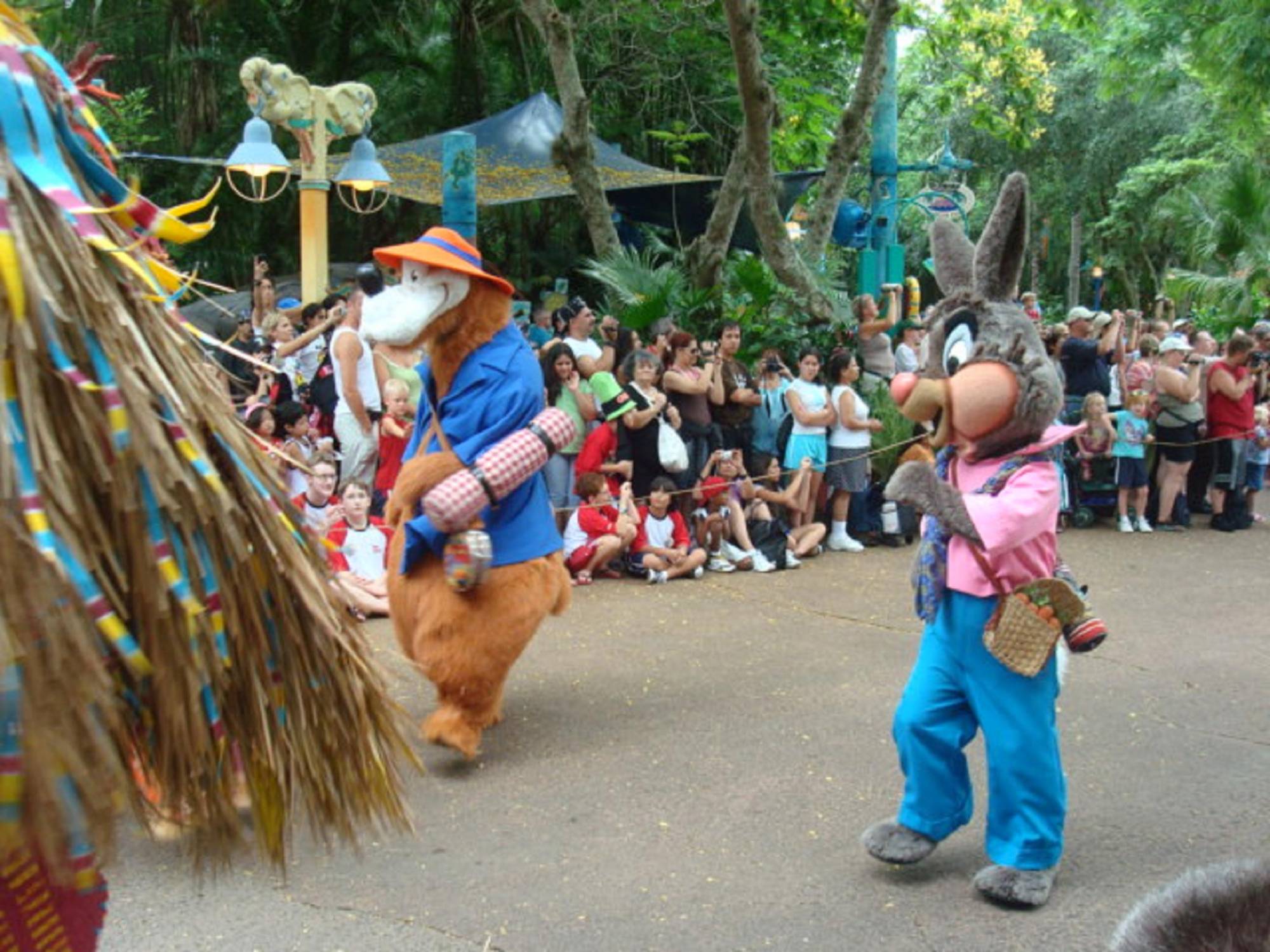 Animal Kingdom Parade-Brer fox and Brer bear