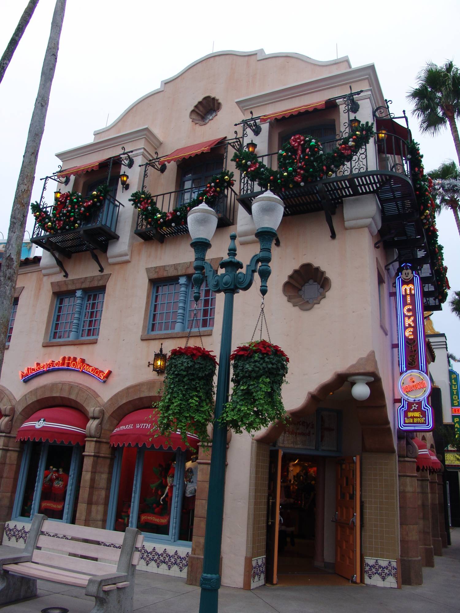 Disney's Hollywood Studios - Hollywood Boulevard shops