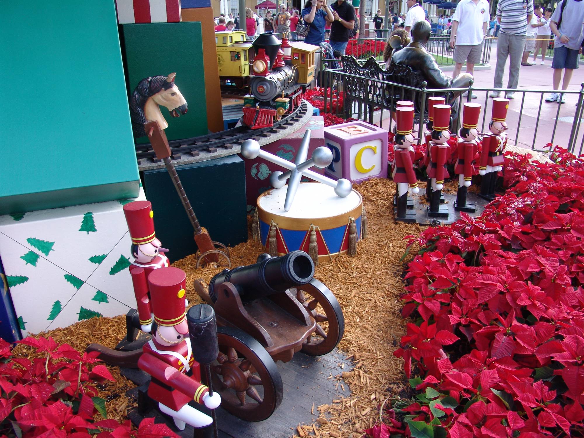 Magic Kingdom - decorations under Christmas tree